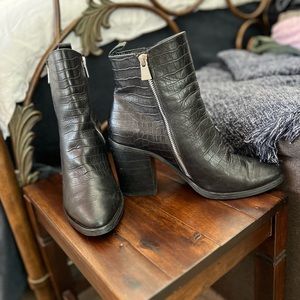 Steve Madden Tasha Crocodile Booties